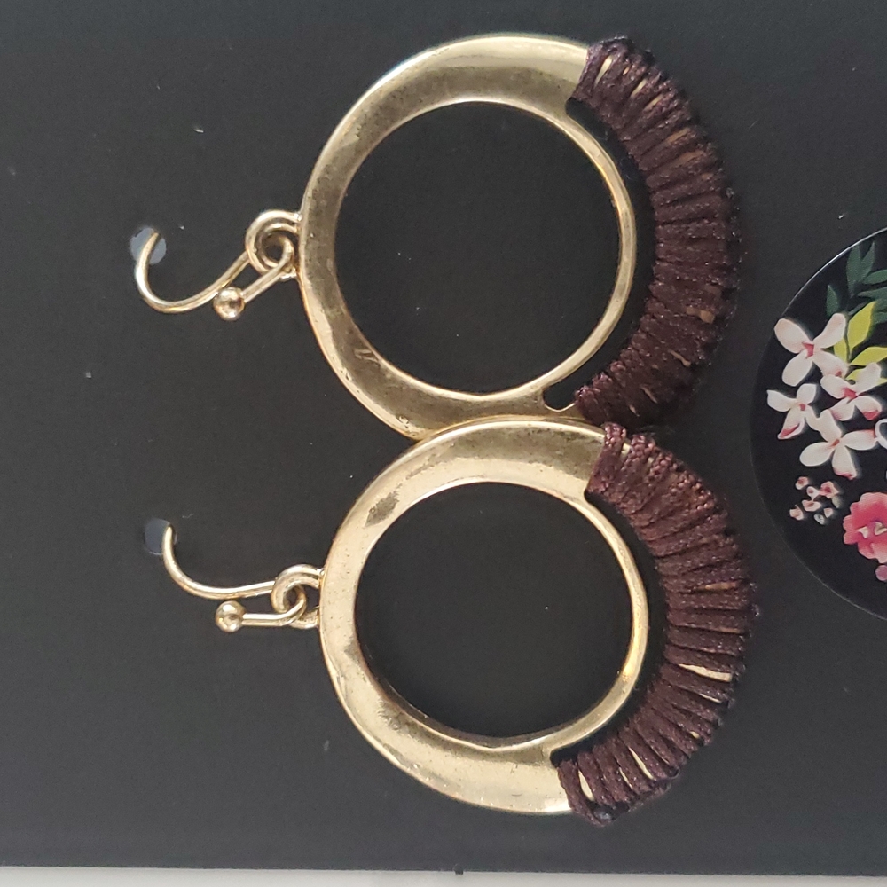 Boutique Vintage Brown and Gold Tone Circle Dangle Earrings
